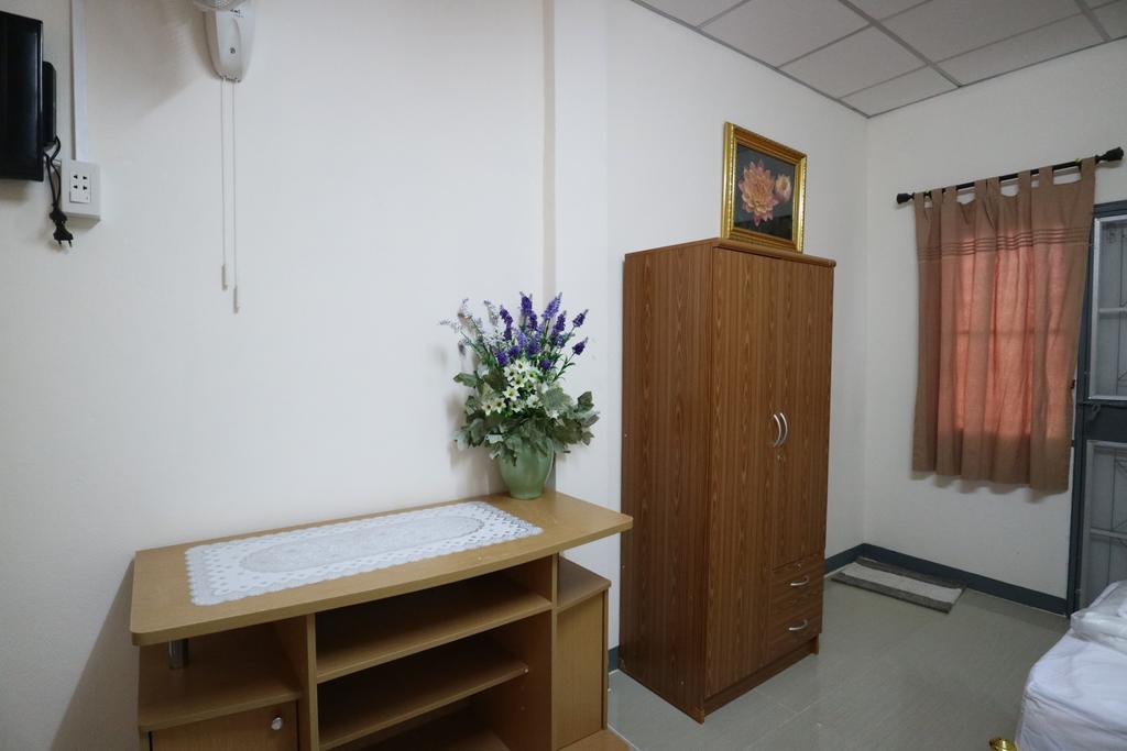 Pob Choke Residences Сатахип Екстериор снимка